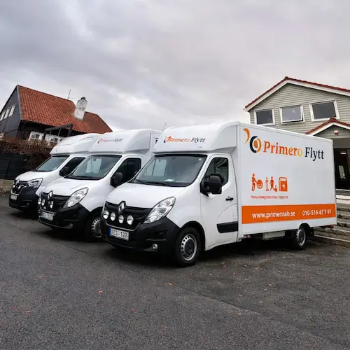 Primero Flytts lastbilar i Hörby