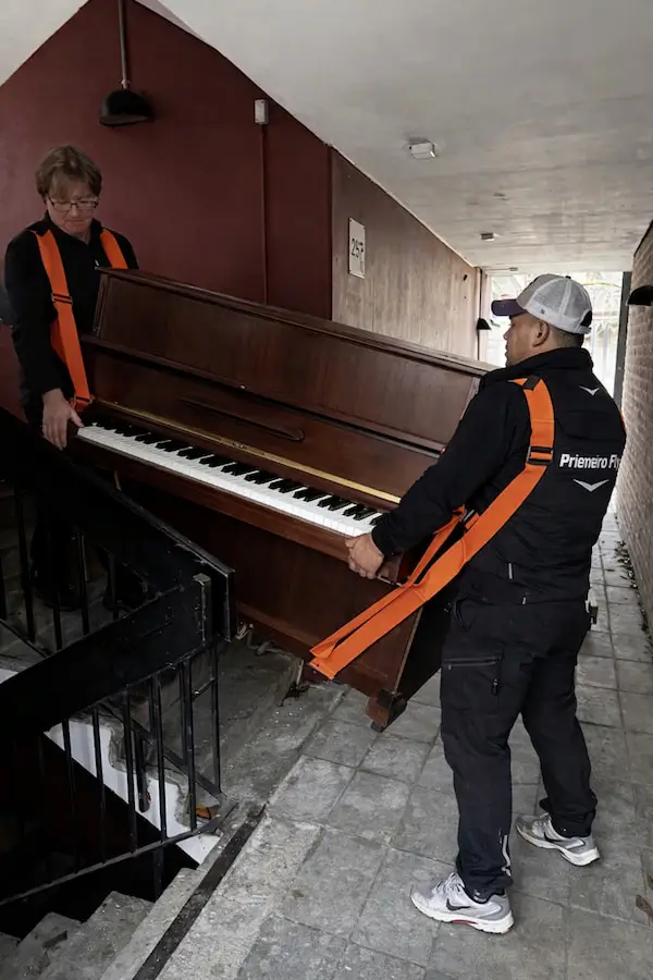 Pianoflytt i trappa i Malmö